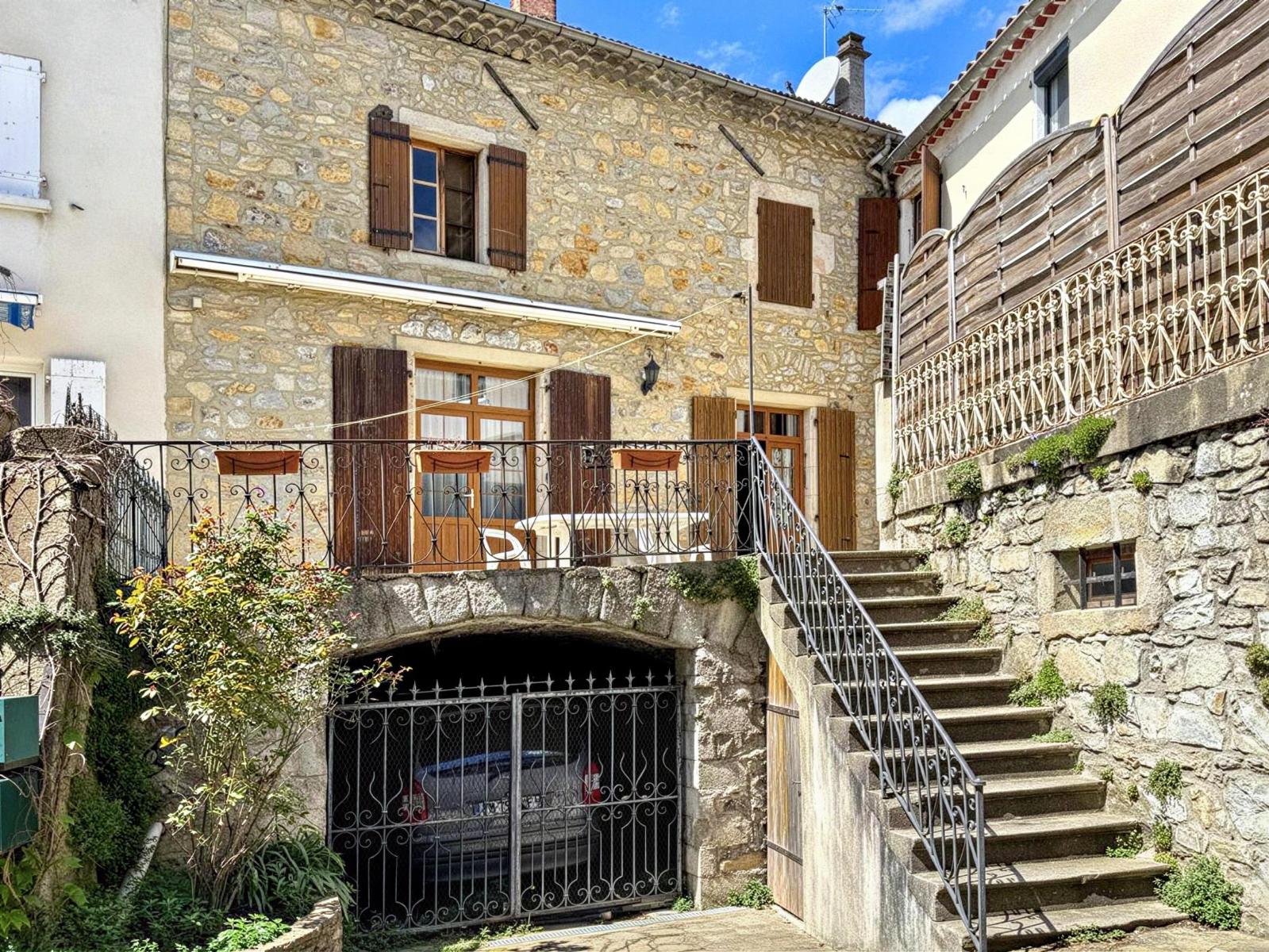 maison 8 pièces - VESSEAUX